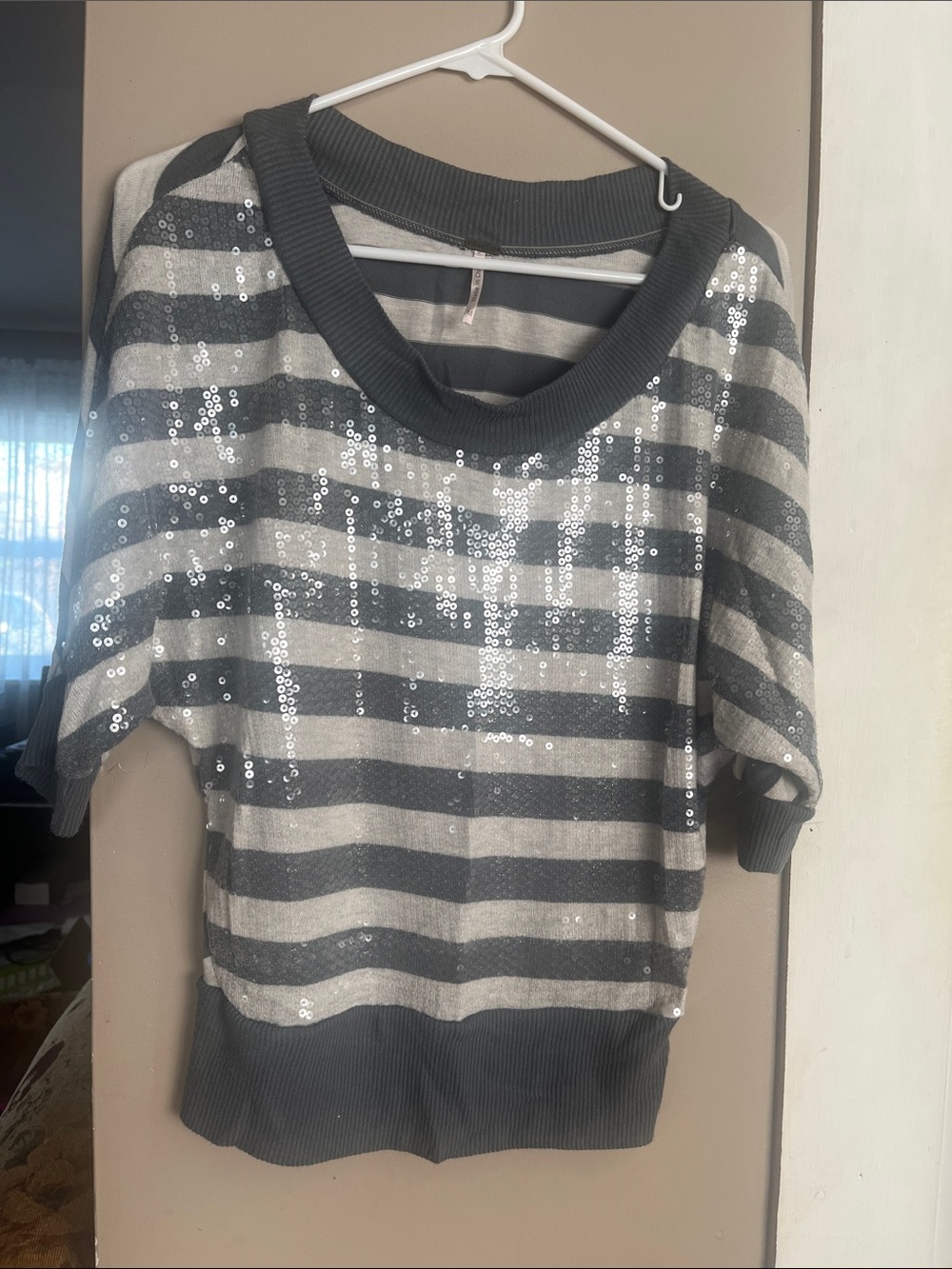 Women's Gray & Cream Striped Sequin Short Sleeve Sweater - Casual Chic